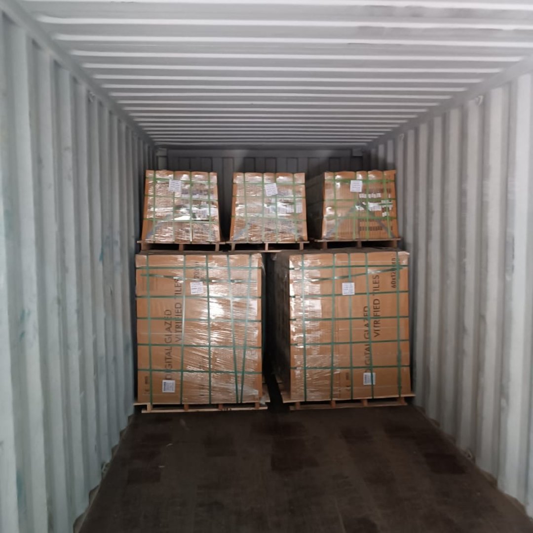 Loading Photo (Export Palletized Packing)